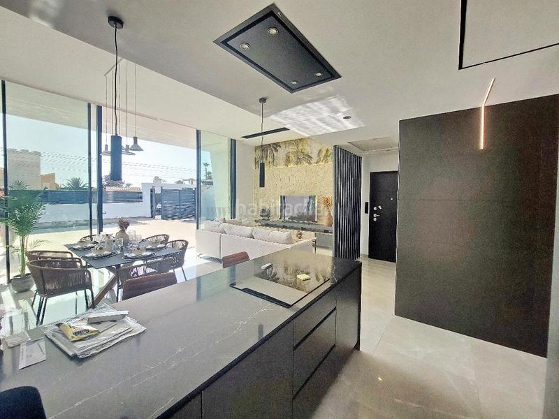 Foto 7698cc88-d89b-4845-a55d-235c947b17a5. Xalet amb piscina a Zona Carrefour - Urbanizaciones Torrevieja