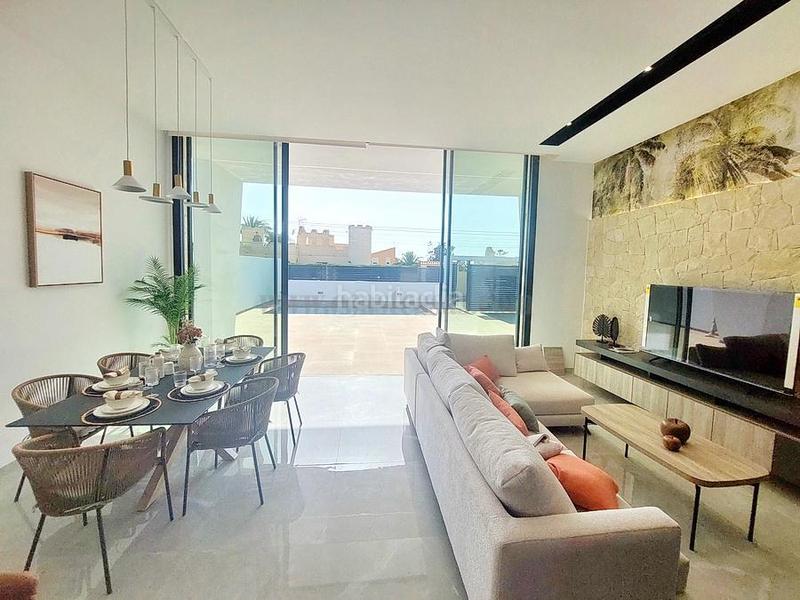 Foto c9635383-bf5f-4414-9db5-cfe63e96ca42. Xalet amb piscina a Zona Carrefour - Urbanizaciones Torrevieja