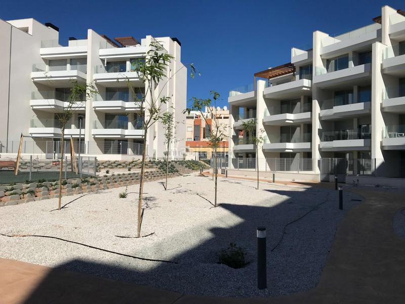 Foto 61c695f4-bdbd-42e8-b106-9bc36a2df192. Penthouse with heating parking pool in Villamartín-Las Filipinas Orihuela