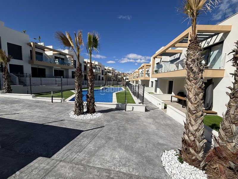 Foto ac0b60f8-89a5-437b-94bf-bb78d530db81. Apartament amb aparcament piscina a Los Almendros Orihuela