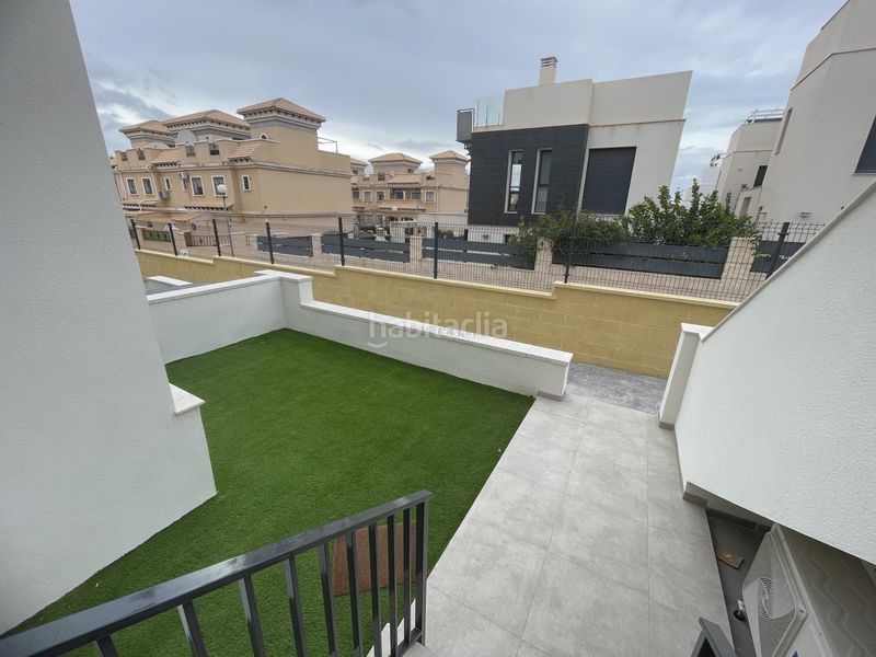 Foto b572773c-762f-41d2-a28b-f95ec6b1404f. Apartament amb aparcament piscina a Los Almendros Orihuela