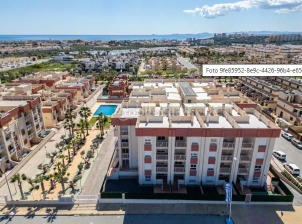 Foto 618533d9-e31f-4e0f-8710-494ac8a9c64a. Apartament amb calefacció piscina a Lomas de Cabo Roig - Los Dolses Orihuela