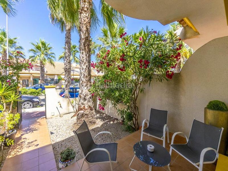 Foto bb7af013-1ede-4a52-8198-68351386337b. Xalet amb calefacció piscina a Aguamarina Orihuela