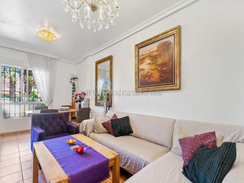 Foto d19e73be-42f8-482e-a12d-694cc3a0256e. Xalet amb calefacció piscina a Aguamarina Orihuela