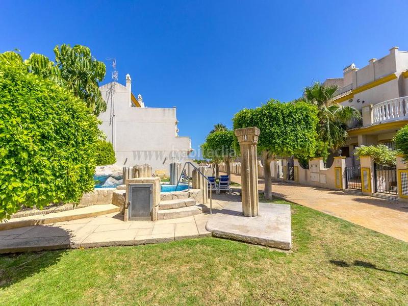 Foto f6290067-a646-442f-b288-2a9909c53483. Xalet amb calefacció piscina a Aguamarina Orihuela