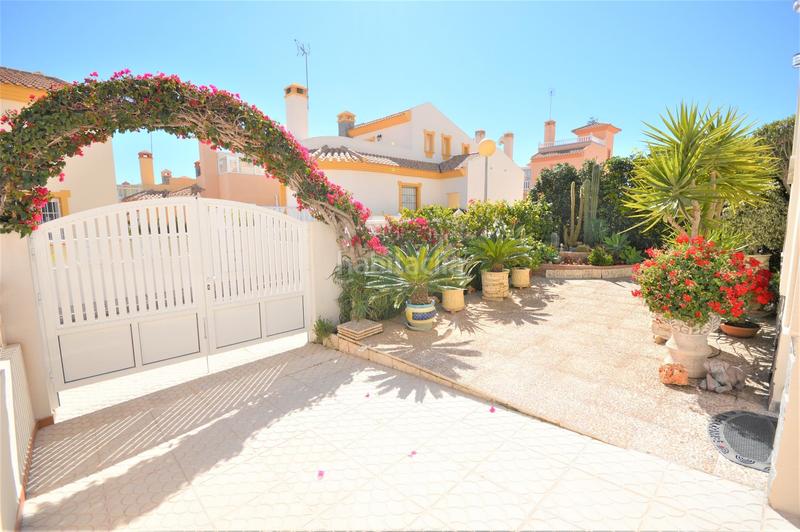 Foto 47fc9b5d-040d-4761-a5e3-9a5207b398a8. Chalet with heating parking pool in Cabo Roig Orihuela