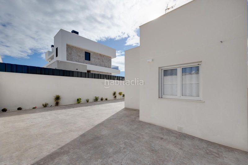 Foto b7ed543d-7792-4045-abcd-2834e966dda6. Chalet  en Aguas Nuevas Torrevieja