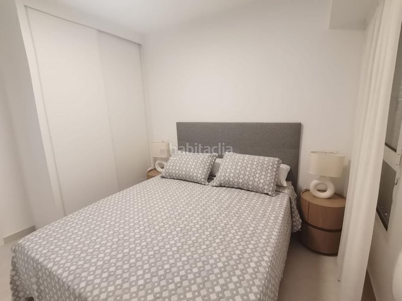 Foto ce040510-d9f0-4b97-ba00-6325e6e4351d. Apartament amb piscina a Los Europeos Torrevieja