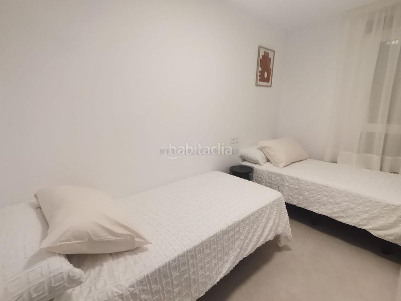 Foto cf72def1-9792-4dbb-89f1-340e79ee6e25. Apartament amb piscina a Los Europeos Torrevieja