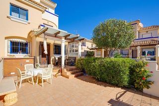 Casa adossada a La Zenia. Orihuela costacasa