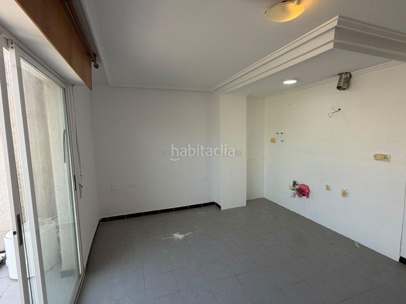 Foto 1a6be40e-a403-4f9f-a874-17196580cee5. Apartament amb calefacció a Avenida Habaneras - Curva de Palangre Torrevieja