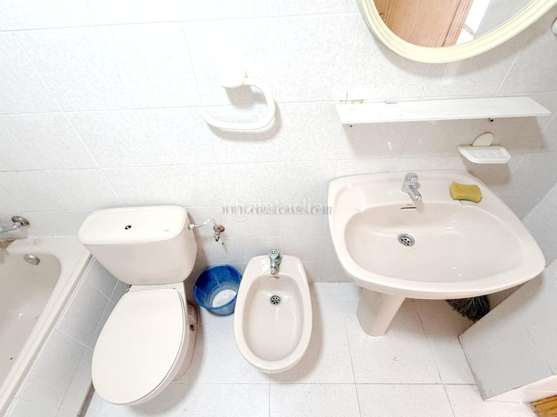 Foto 3c94a3c6-e5b8-4ad2-a8ea-c354724657f7. Apartament amb calefacció a Avenida Habaneras - Curva de Palangre Torrevieja