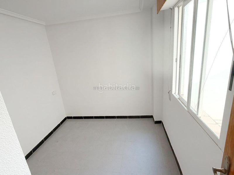 Foto 9fef83a0-bd8c-473a-8f8c-bd57cedf34ef. Apartament amb calefacció a Avenida Habaneras - Curva de Palangre Torrevieja