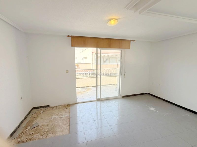 Foto ae4e9c62-5d06-4d2f-ac93-7f82a46effe5. Apartament amb calefacció a Avenida Habaneras - Curva de Palangre Torrevieja