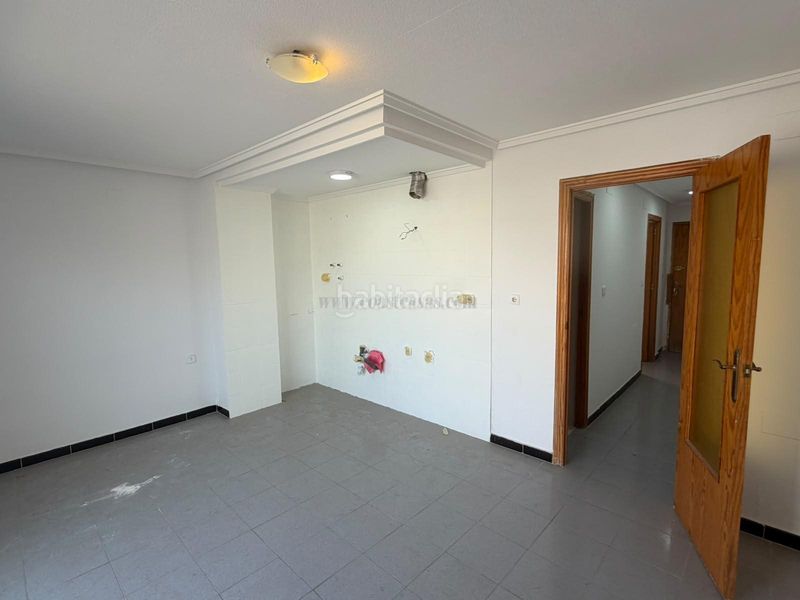 Foto e3ae15b5-f766-400d-9147-9d528ce5995d. Apartament amb calefacció a Avenida Habaneras - Curva de Palangre Torrevieja