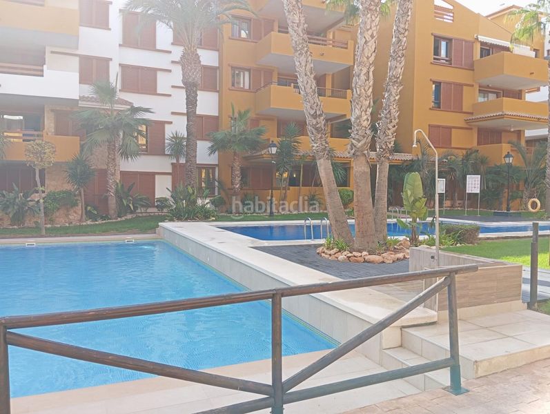 Foto ea18559f-59b3-4775-adf7-3a3632c460c3. Apartament amb calefacció aparcament piscina a Punta Prima Torrevieja