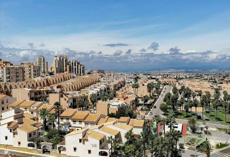 Foto c49719a7-78f2-48b3-bd29-14acd163bb05. Apartament amb calefacció a Cabo Cervera Torrevieja