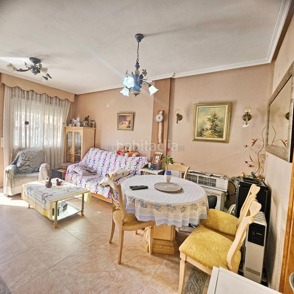 Foto 79c8c15e-395e-4f35-a430-970bf7e87c8c. Apartament amb piscina a Aguas Nuevas Torrevieja