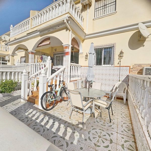 Foto afb23f3f-a9cc-4d8e-bab4-fce803218429. Apartament amb piscina a Aguas Nuevas Torrevieja