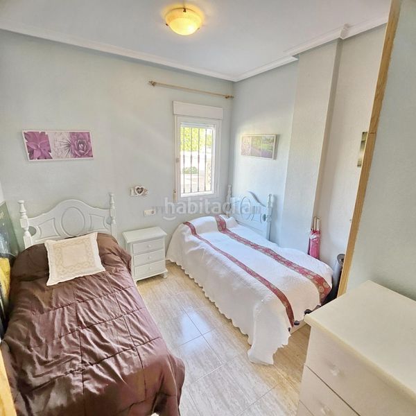 Foto b91e7b56-dc2d-40b6-8b76-1f82a9493923. Apartament amb piscina a Aguas Nuevas Torrevieja