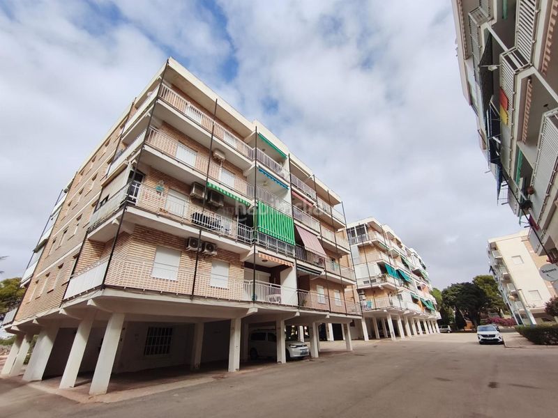 Foto dd570561-ebb6-451c-aecb-0dae6e8d2959. Apartament amb aparcament piscina a Punta Prima Orihuela