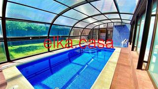 Chalet in Del monestir de montserrat 8. Impresionante chalet