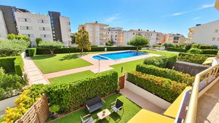 Location Appartement  Tordera. Vivienda con terraza, piscina, parking y trastero