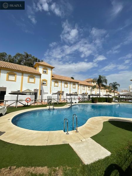 Foto 482c893a-e767-47ad-ba47-6f8440be6dec. Xalet amb aparcament piscina a Islantilla golf Islantilla