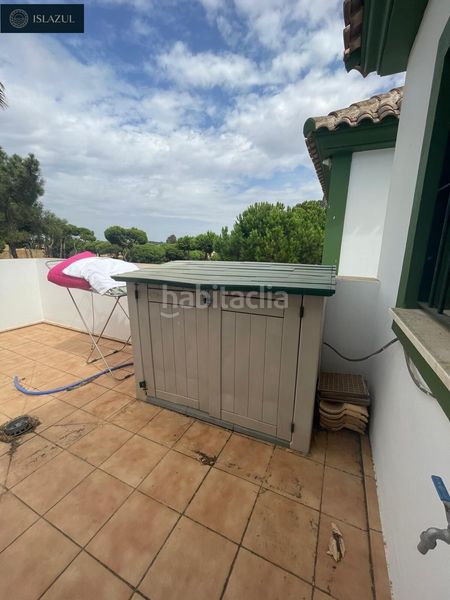 Foto b93c3e53-0f86-4d29-8eba-aecf4e8bdbc7. Xalet amb aparcament piscina a Islantilla golf Islantilla