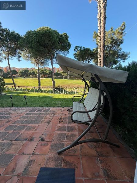 Foto a1d1187d-57f3-48a9-a7be-1f1579b6ade2. Xalet amb aparcament piscina a Islantilla golf Islantilla