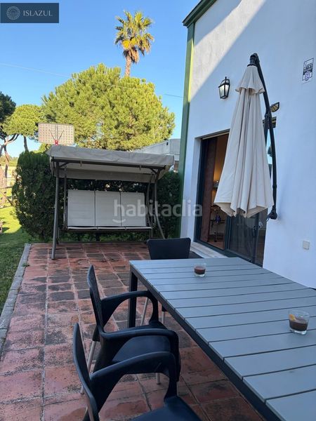 Foto f59b2518-6190-4767-bdda-2d486bc69e1d. Xalet amb aparcament piscina a Islantilla golf Islantilla