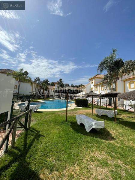 Foto 0fc8ac59-9056-4233-a27c-41b8c7722621. Chalet magnifico chalet independiente con espectaculares vistas al golf en Islantilla