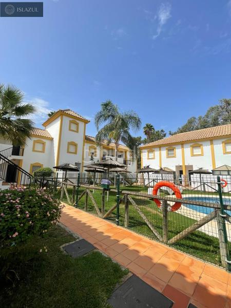 Foto a2c2feb7-8e58-4c2b-876a-ec06fe11fd41. Chalet magnifico chalet independiente con espectaculares vistas al golf en Islantilla