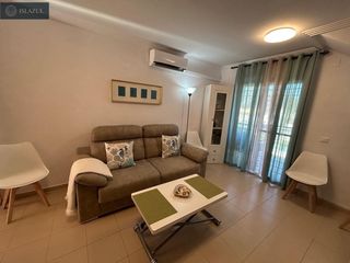 Miete Etagenwohnung in Avenida carnaval de isla cristina 16. Apartamento, terraza 20 metros, parking, piscina,150 metros de l