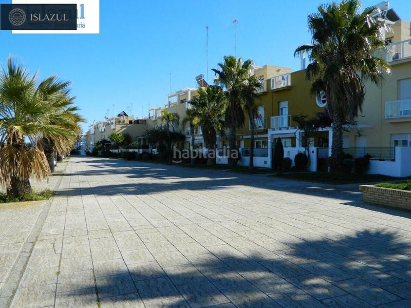 Foto 29ccda8b-0a76-4406-bdea-d0ea1498a4a3. Casa adosada encantador adosado en punta del caimán, tu nuevo hogar te espera! en Isla Cristina