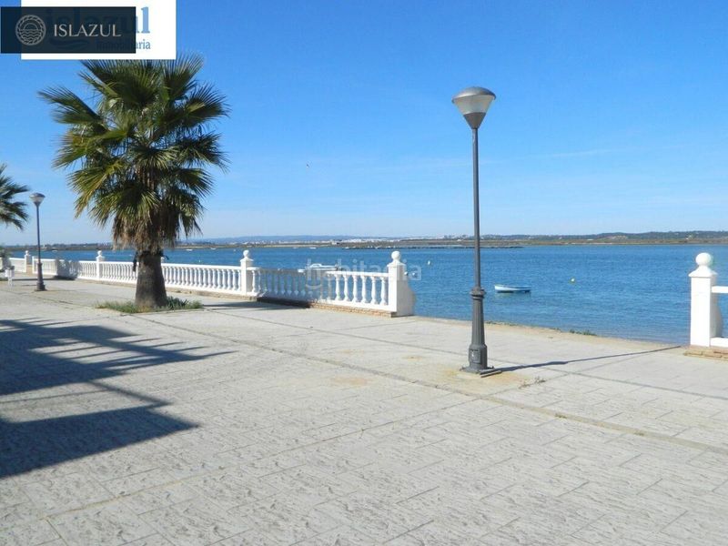 Foto 43a65c3f-21de-4744-b693-3ed296e0ecbd. Casa adossada amb aparcament a Isla Cristina