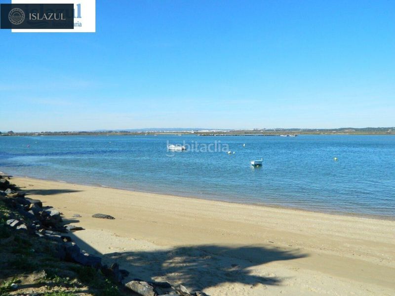 Foto bcb4ebdb-ed8d-413e-a6ce-87699ac42a76. Casa adossada amb aparcament a Isla Cristina