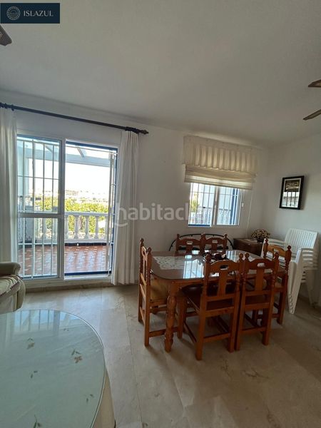 Foto e5f9930f-d093-4394-b0d9-4d15384a4d01. Casa adossada amb aparcament a Isla Cristina