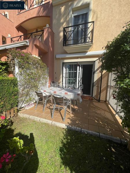 Foto 54c5cbd3-0c80-4523-8ed9-642bde41cb6b. Casa adossada amb calefacció aparcament piscina a Islantilla