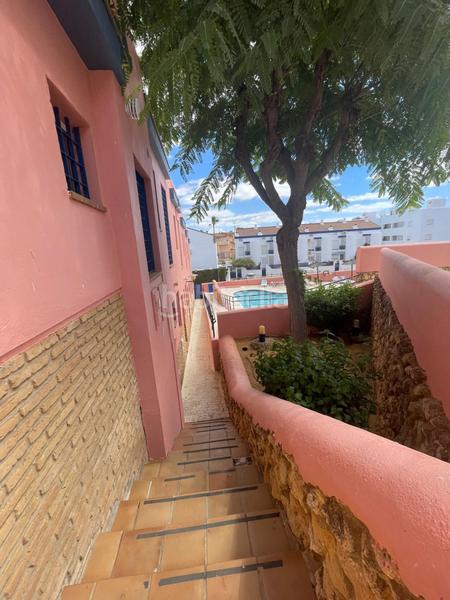 Foto 3657b934-c352-4e49-a25d-1f49975273d7. Semi detached house with parking pool in Islantilla golf Islantilla