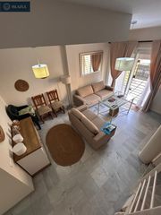 Casa a schiera in Isla Cristina. Adosado en urbanización privada con piscina