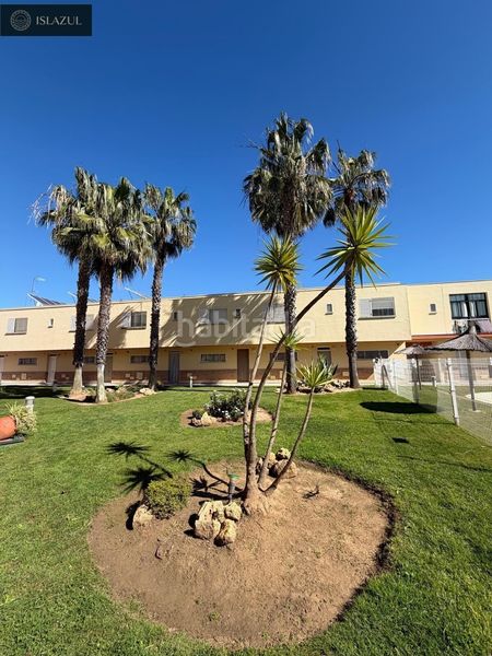 Foto 9620e281-e3f8-47b6-88c1-5cad2f25ab0b. Duplex avec parking piscine dans Islantilla golf Islantilla