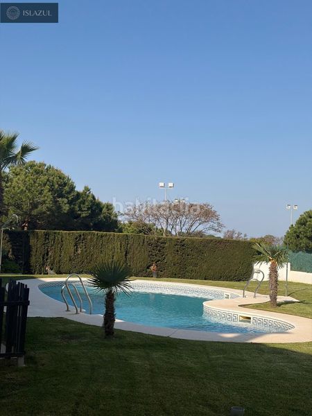 Foto 6bc877a2-9122-42e9-b6cf-5d2b42110299. Àtic amb calefacció aparcament piscina a Islantilla golf Islantilla