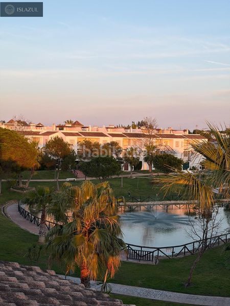 Foto ebef043e-b06a-4573-982d-3dbb98d8a2e4. Àtic amb calefacció aparcament piscina a Islantilla golf Islantilla