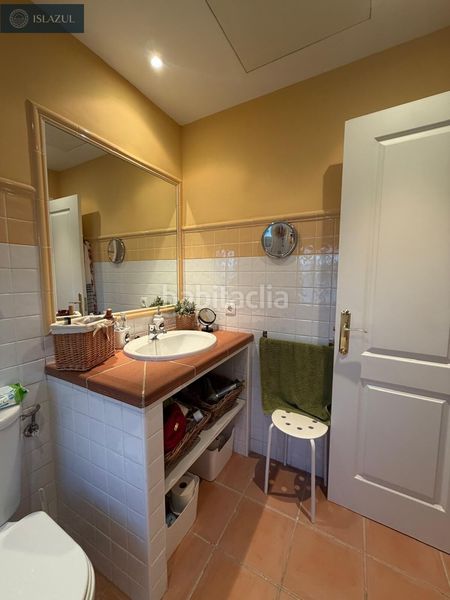 Foto ff83ce02-eda6-4086-b46b-2082979eab51. Àtic amb calefacció aparcament piscina a Islantilla golf Islantilla