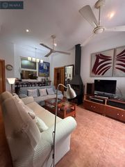Maison à Isla Cristina. Casa centrica 31 dormitorio 2 baños patio y todo en la misma pla