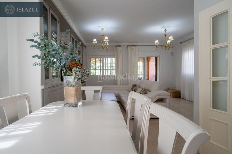 Foto 24e1ab7e-f822-42da-a4c9-ea357ff23b3a. Xalet amb calefacció aparcament piscina a Islantilla golf Islantilla