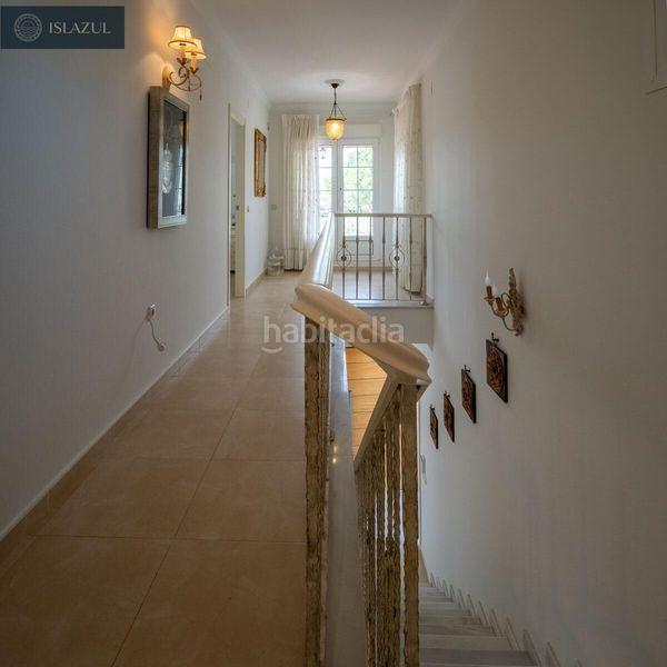 Foto 33b958d3-50e4-49b3-ae72-6c2650f22a4d. Xalet amb calefacció aparcament piscina a Islantilla golf Islantilla