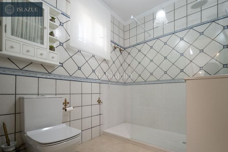 Foto 4482f286-e5ba-4fae-bc42-e917c5b4d493. Xalet amb calefacció aparcament piscina a Islantilla golf Islantilla