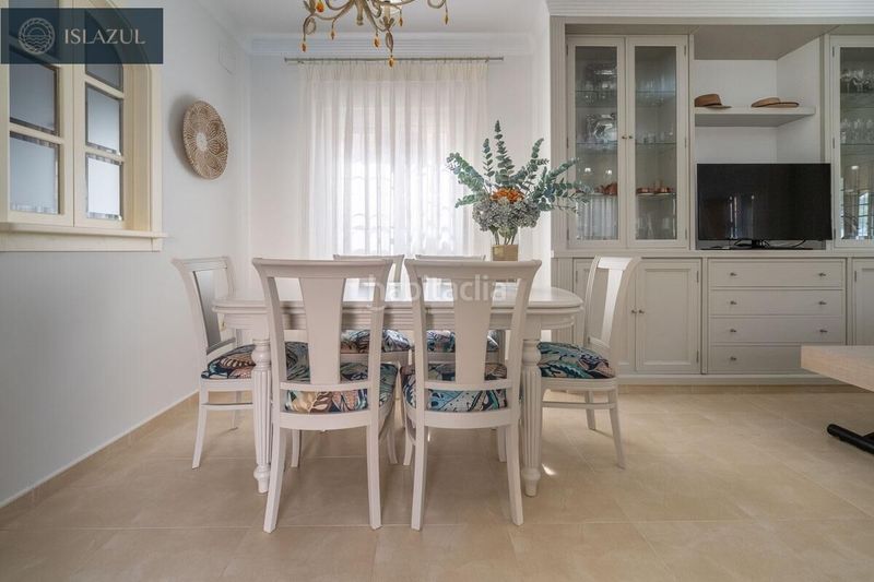 Foto 708cc937-c0b9-4b34-8df5-e7ac0eb8ed42. Xalet amb calefacció aparcament piscina a Islantilla golf Islantilla